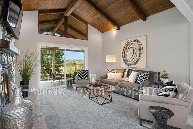 912 Knoll Vista Dr San Marcos, CA 92078 photo 5