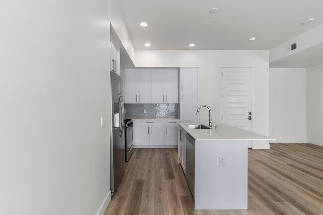 7300 E Earll Dr Scottsdale, AZ 85251 photo 4