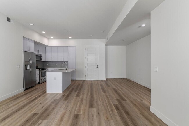 7300 E Earll Dr Scottsdale, AZ 85251 photo 3
