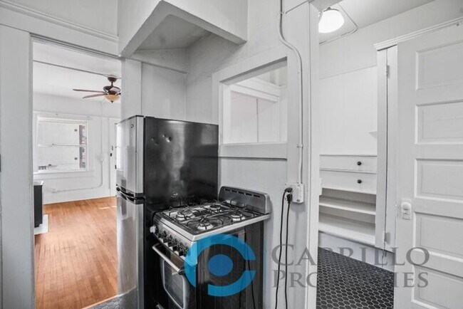 2267 Fourth Ave San Diego, CA 92101 photo 2