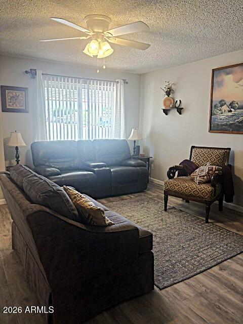 10104 N 96th Dr Peoria, AZ 85345 photo 4