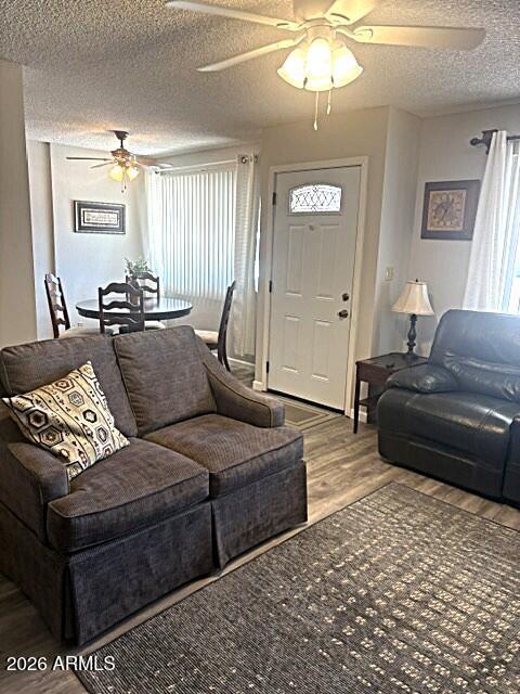 10104 N 96th Dr Peoria, AZ 85345 photo 2
