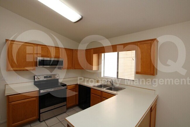 4520 E Wildwood Dr Phoenix, AZ 85048 photo 2