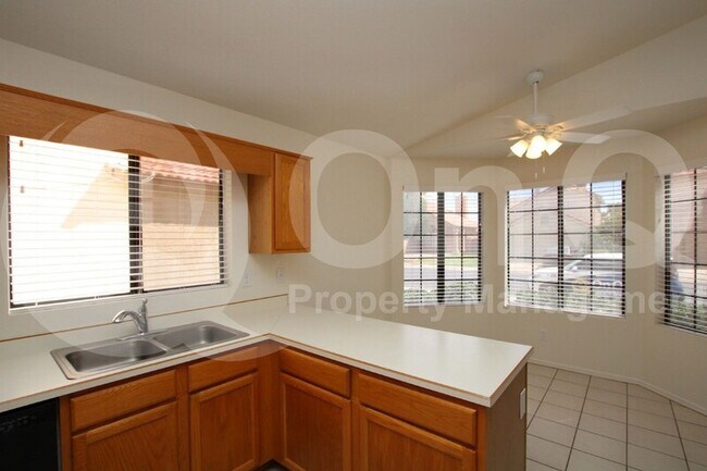 4520 E Wildwood Dr Phoenix, AZ 85048 photo 4