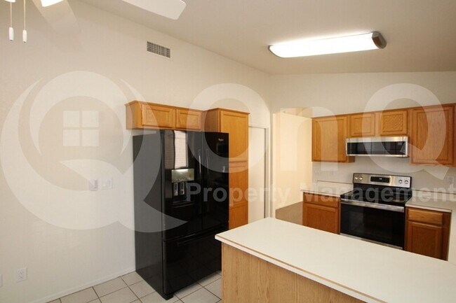 4520 E Wildwood Dr Phoenix, AZ 85048 photo 3