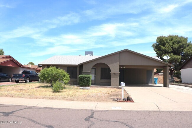 3544 W Charleston Ave photo 2