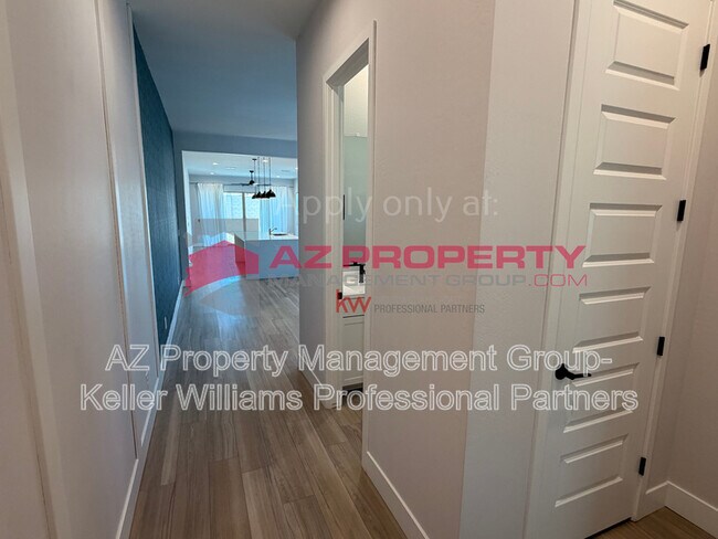 13314 W Dale Ln Peoria, AZ 85383 photo 5