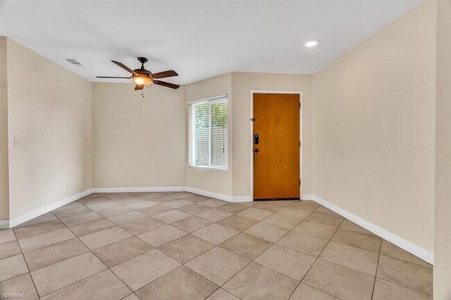 2166 Pueblo Glen Escondido, CA 92027 photo 3