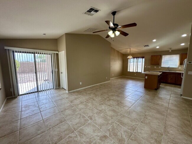 41841 W Sunland Dr Maricopa, AZ 85138 photo 2