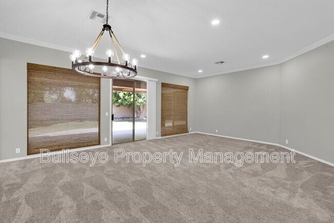 1550 N Robin Ln Mesa, AZ 85213 photo 5