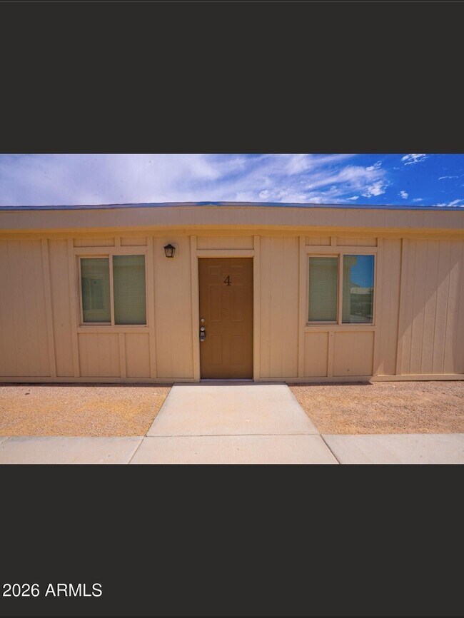 15108 S Moon Valley Rd Arizona City, AZ 85123 photo 2