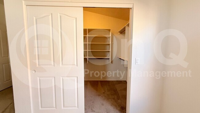 10335 N 58th Ln Glendale, AZ 85302 photo 5