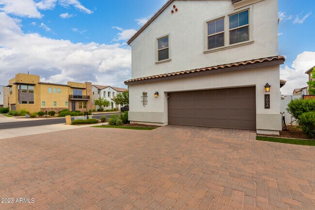 1954 S Follett Way Gilbert, AZ 85295 photo 2