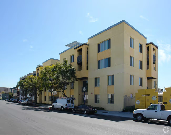 Lillian Place photo 2