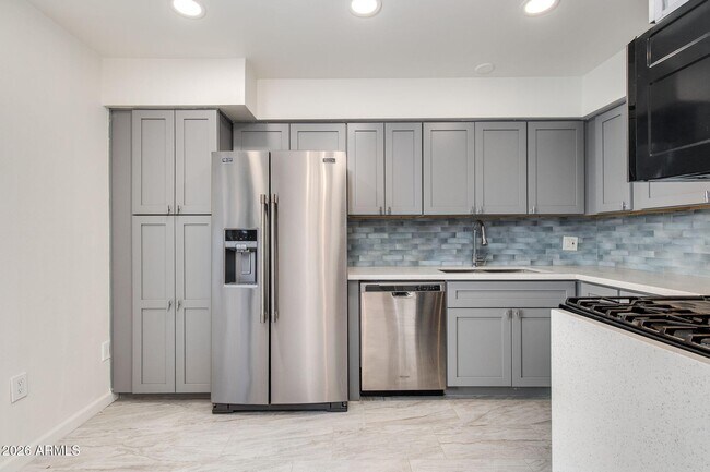 4950 N Miller Rd Scottsdale, AZ 85251 photo 2