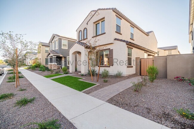 1953 W Hide Trl Phoenix, AZ 85085 photo 2