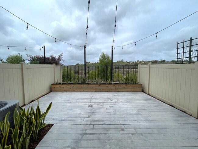 3147 Telaga Rd Carlsbad, CA 92010 photo 4