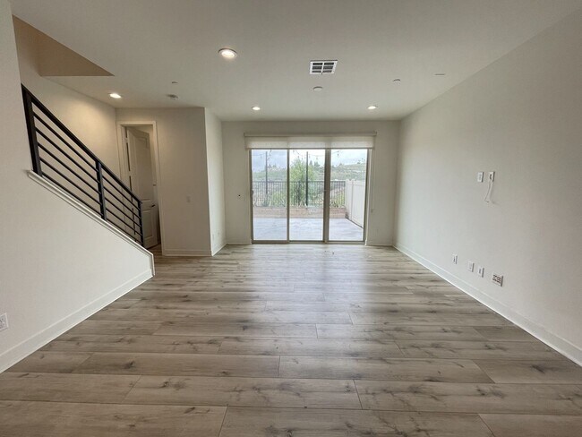 3147 Telaga Rd Carlsbad, CA 92010 photo 3