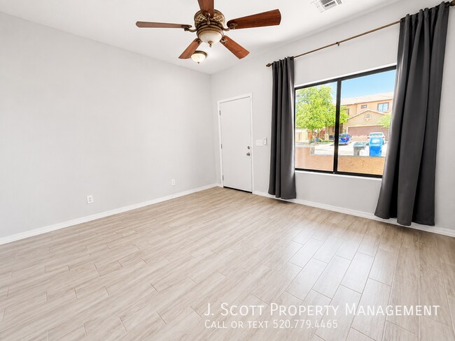 1207 W Carson Rd Phoenix, AZ 85041 photo 2