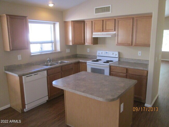 2444 W Blue Sky Dr Phoenix, AZ 85085 photo 4