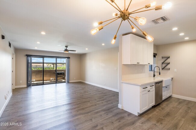 6480 N 82nd St Scottsdale, AZ 85250 photo 2