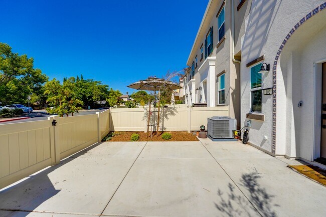 143 Avenida Chapala San Marcos, CA 92069 photo 3
