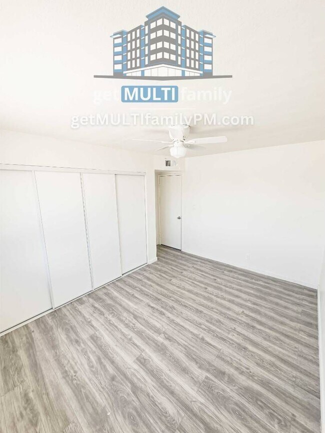 7120 N 66th Dr Glendale, AZ 85301 photo 5