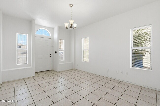 1026 W Libra Dr Tempe, AZ 85283 photo 4