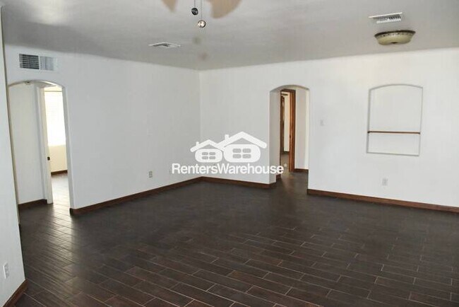 325 W Highland Ave Phoenix, AZ 85013 photo 4