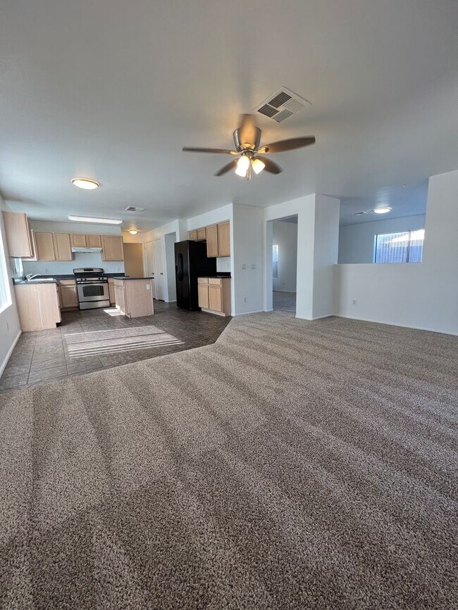 20401 N 37th Ave Glendale, AZ 85308 photo 5