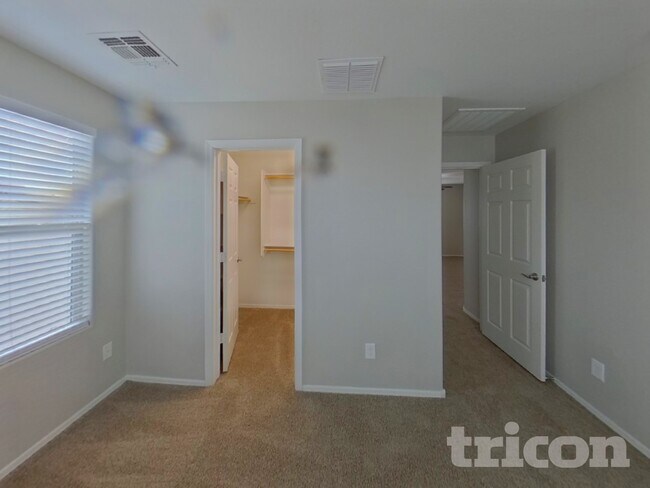 4804 W Leodra Ln Phoenix, AZ 85339 photo 4