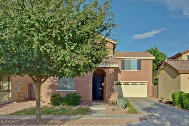 2065 S Martingale Rd Gilbert, AZ 85295 photo 2
