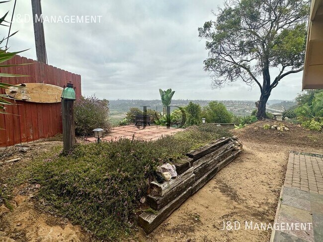 2031 Crest Dr Encinitas, CA 92024 photo 5