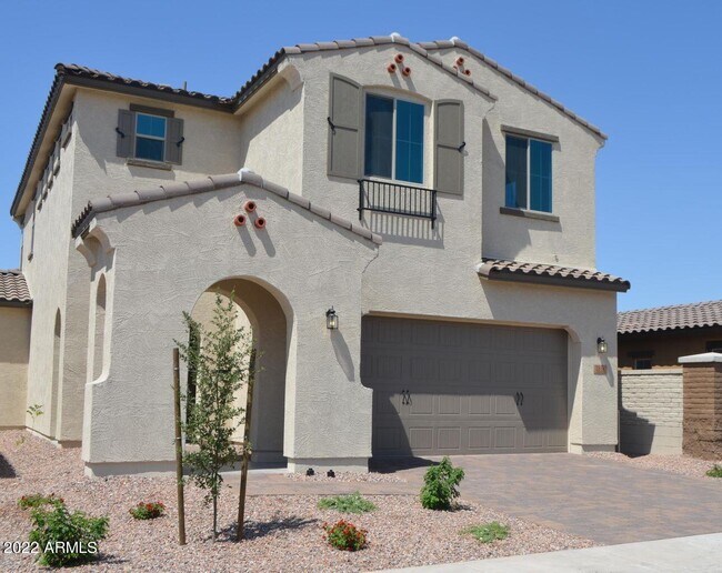 2834 E Aloe Pl