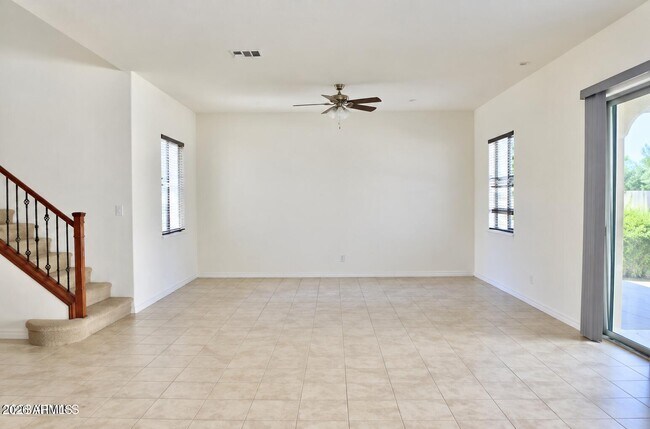 2834 E Aloe Pl photo 5
