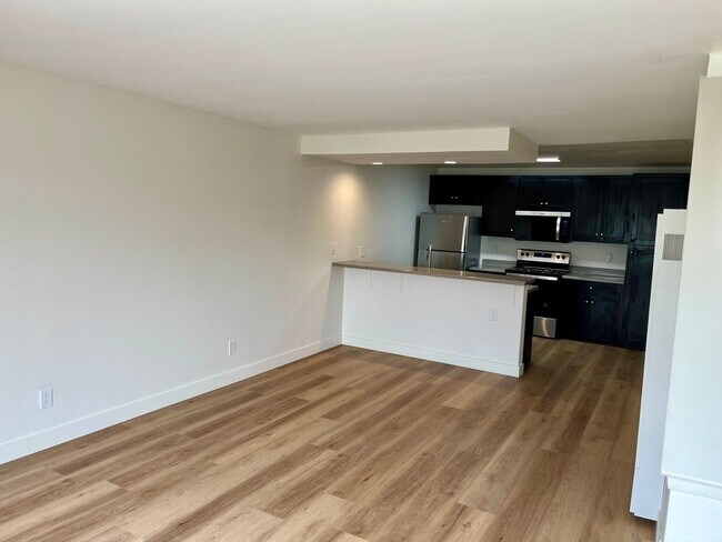 5104-5112 Cape May Pl San Diego, CA 92107 photo 2