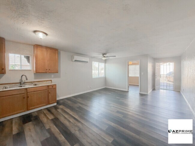 2615 W Augusta Ave Phoenix, AZ 85051 photo 4