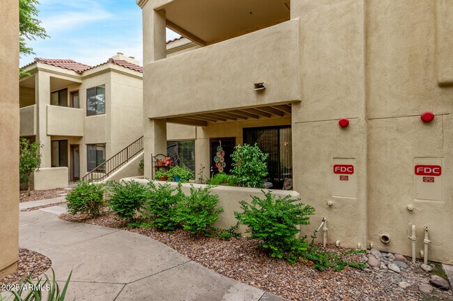 7575 E Indian Bend Rd Scottsdale, AZ 85250 photo 2