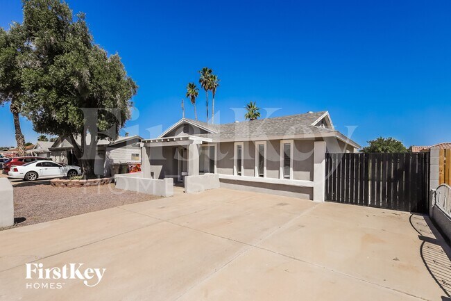 7208 W Montebello Ave Glendale, AZ 85303 photo 2