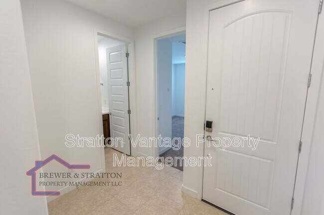 7425 S 22nd Ave Phoenix, AZ 85041 photo 4