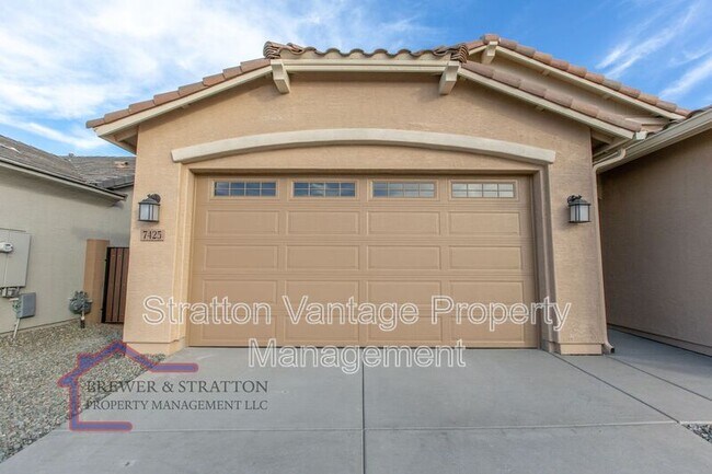 7425 S 22nd Ave Phoenix, AZ 85041 photo 2