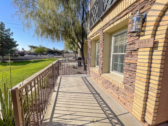 1633 E Lowell Ave Gilbert, AZ 85295 photo 2