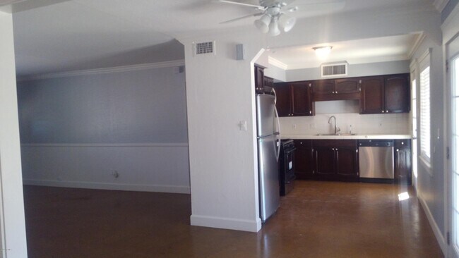 3419 E Turney Ave Phoenix, AZ 85018 photo 3