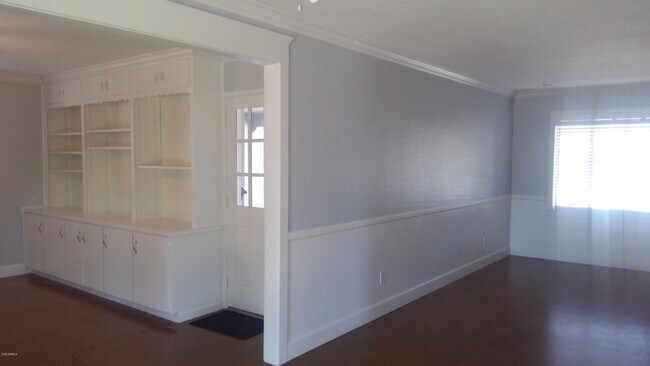 3419 E Turney Ave Phoenix, AZ 85018 photo 2