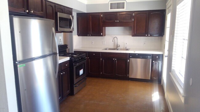 3419 E Turney Ave Phoenix, AZ 85018 photo 4