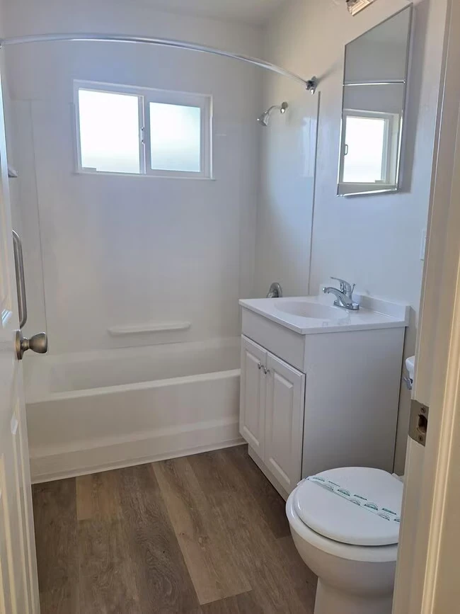 4866 Clairemont Dr San Diego, CA 92117 photo 5