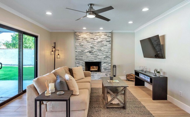8108 E Morgan Trail Scottsdale, AZ 85258 photo 4