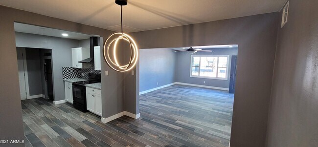 105 N Los Robles Dr Goodyear, AZ 85338 photo 5