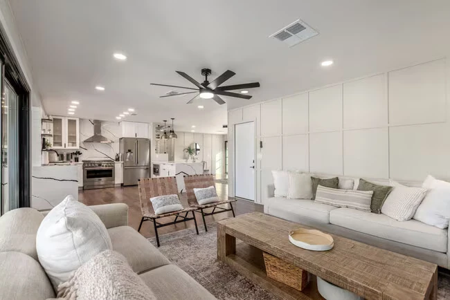 4910 E Shaw Butte Dr Scottsdale, AZ 85254 photo 2