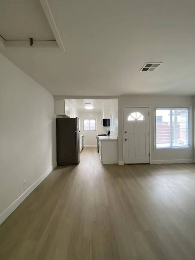 143 W Reed St San Jose, CA 95110 photo 2